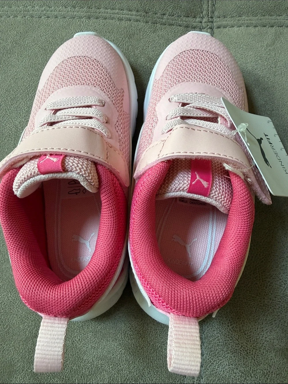 PUMA Evolve Run Mesh girl‘s size 10 sneakers